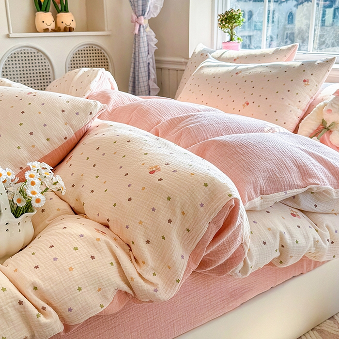 91家纺网 家纺一手货源 找家纺 木楌家居 2026新款A类全棉皱皱纱印花四件套 星空草莓