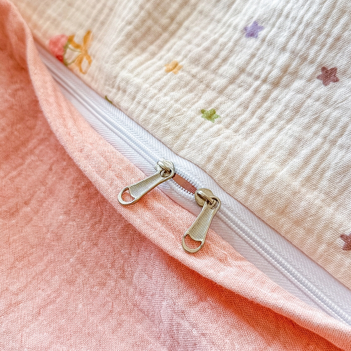 91家纺网 家纺一手货源 找家纺 木楌家居 2026新款A类全棉皱皱纱印花四件套 星空草莓