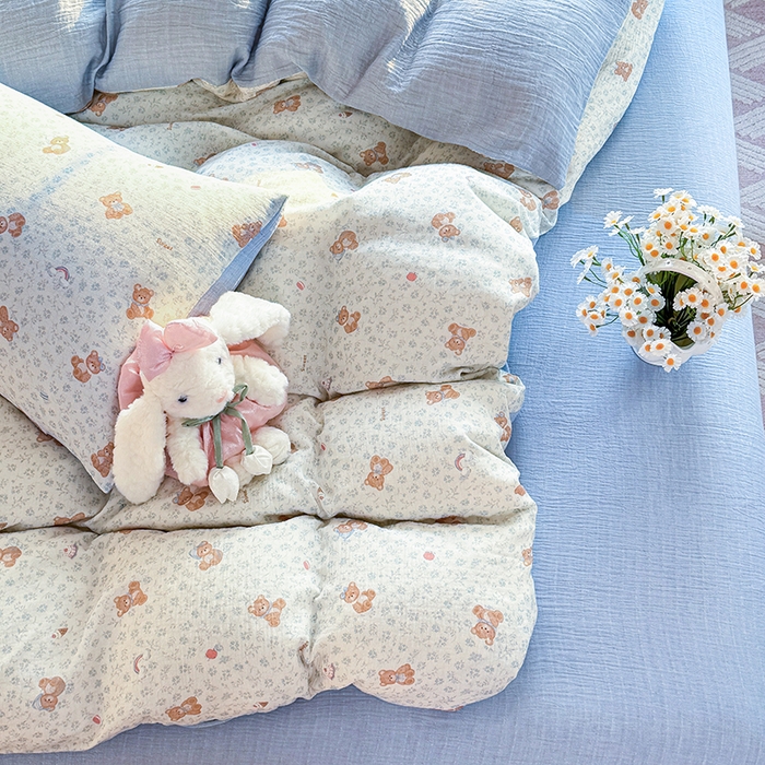 91家纺网 家纺一手货源 找家纺 木楌家居 2026新款A类全棉皱皱纱印花四件套 熊的礼物