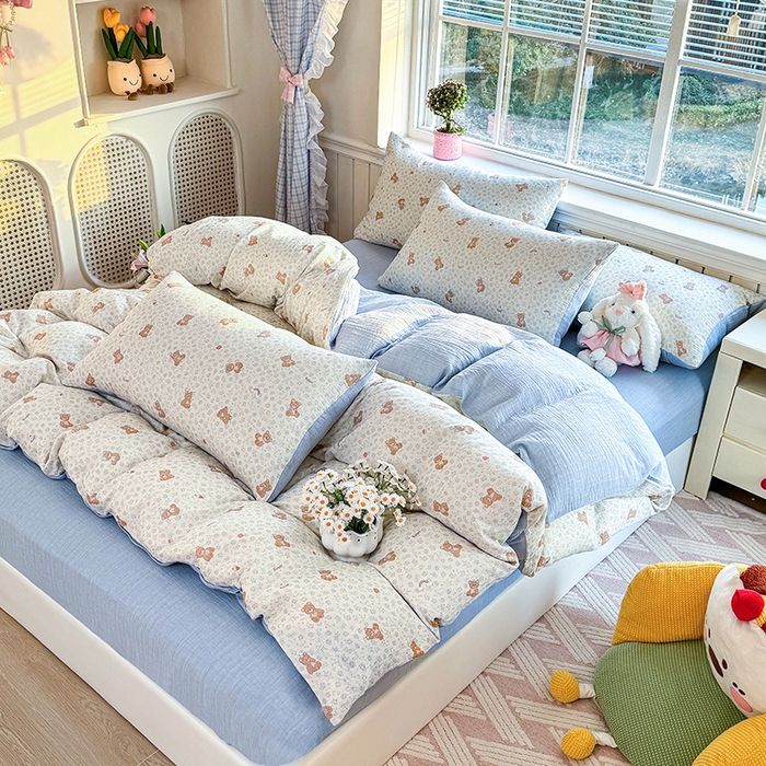 91家纺网 家纺一手货源 找家纺 木楌家居 2026新款A类全棉皱皱纱印花四件套 熊的礼物