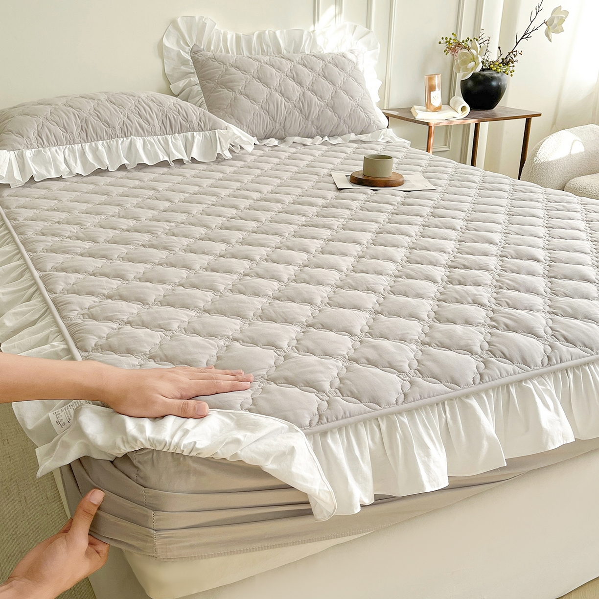 91家纺网 家纺一手货源 找家纺 沐纯家居 2026新款A类全棉纯棉水洗棉新疆棉花少女风花边单床笠 枫舞灰