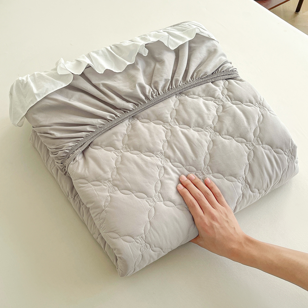 91家纺网 家纺一手货源 找家纺 沐纯家居 2026新款A类全棉纯棉水洗棉新疆棉花少女风花边单床笠 枫舞灰