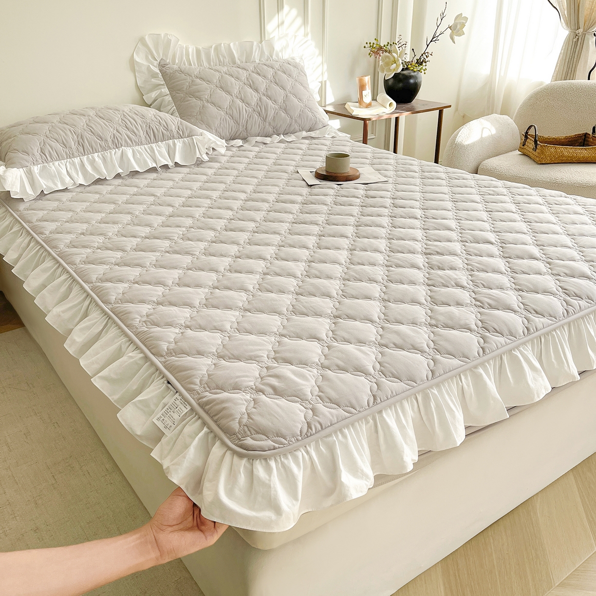 91家纺网 家纺一手货源 找家纺 沐纯家居 2026新款A类全棉纯棉水洗棉新疆棉花少女风花边单床笠 枫舞灰