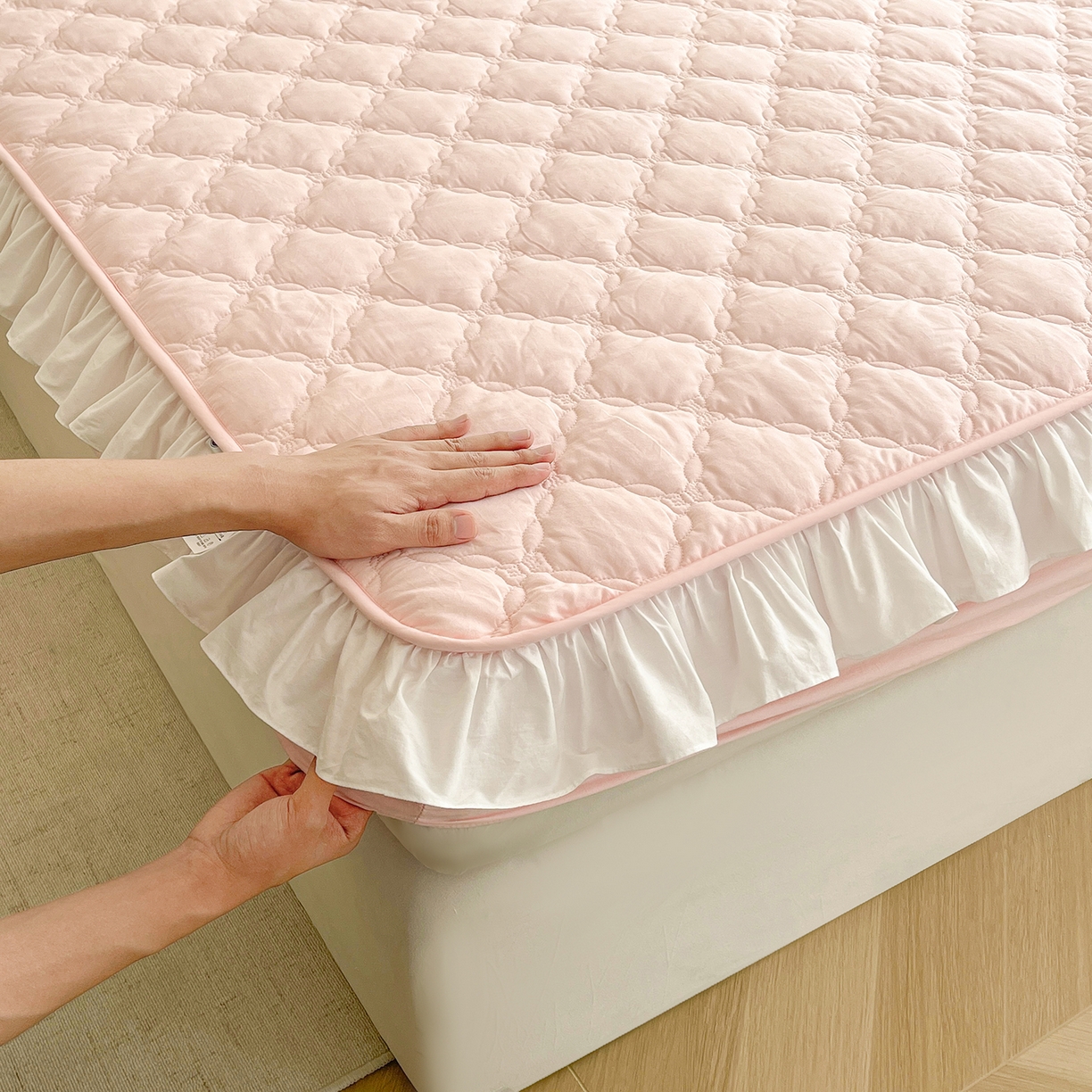 91家纺网 家纺一手货源 找家纺 沐纯家居 2026新款A类全棉纯棉水洗棉新疆棉花少女风花边单床笠 芝夏粉