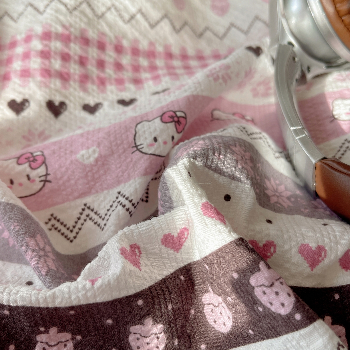 91家纺网 家纺一手货源 找家纺 顾里家纺 2026新款韩风费尔岛系大版皱皱纱四件套【会员-2元 定制床笠+8元（小四件不做床笠）】 粉爱心猫猫