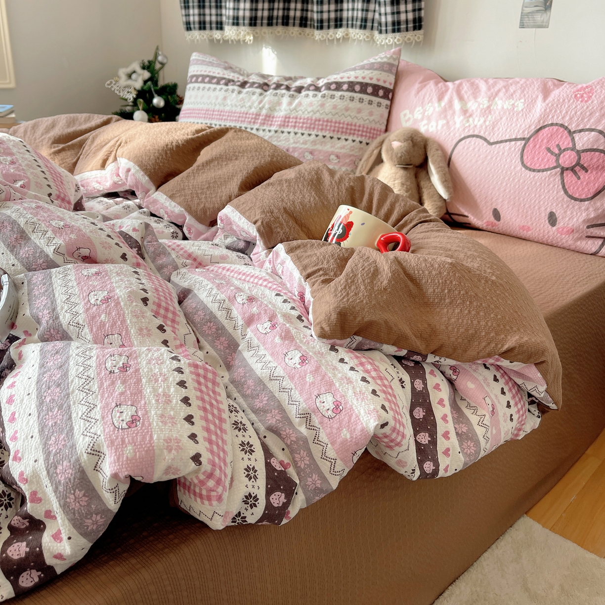 91家纺网 家纺一手货源 找家纺 顾里家纺 2026新款韩风费尔岛系大版皱皱纱四件套【会员-2元 定制床笠+8元（小四件不做床笠）】 粉爱心猫猫