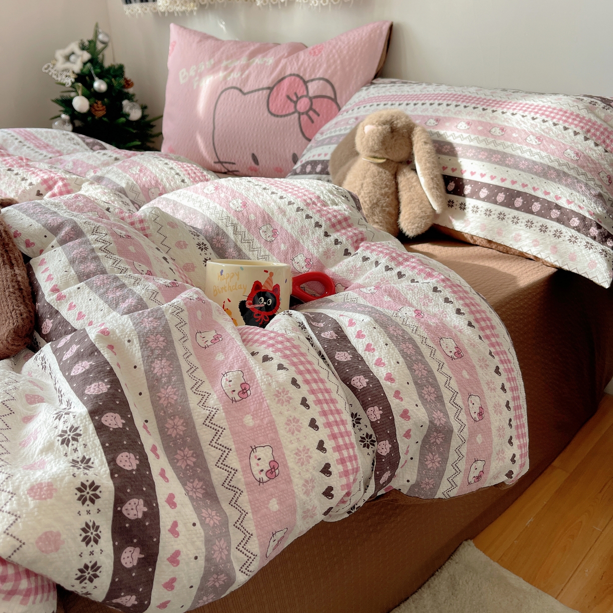 91家纺网 家纺一手货源 找家纺 顾里家纺 2026新款韩风费尔岛系大版皱皱纱四件套【会员-2元 定制床笠+8元（小四件不做床笠）】 粉爱心猫猫