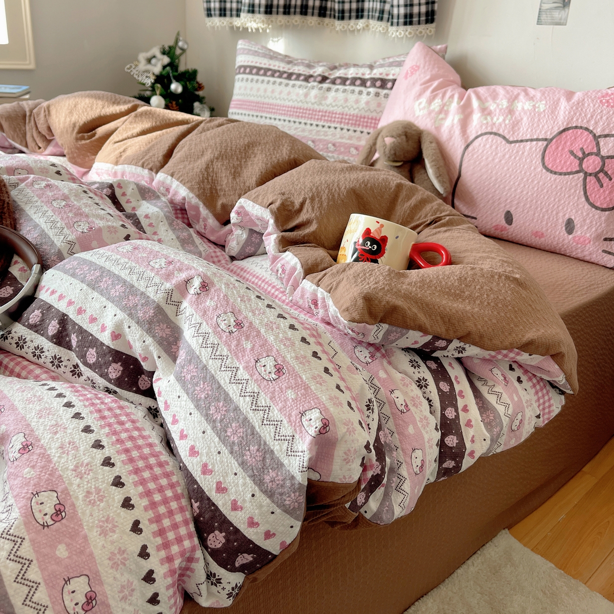 91家纺网 家纺一手货源 找家纺 顾里家纺 2026新款韩风费尔岛系大版皱皱纱四件套【会员-2元 定制床笠+8元（小四件不做床笠）】 粉爱心猫猫