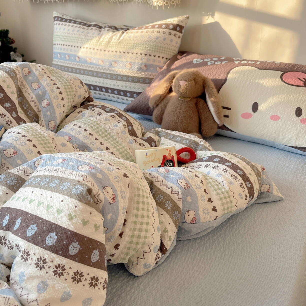 91家纺网 家纺一手货源 找家纺 顾里家纺 2026新款韩风费尔岛系大版皱皱纱四件套【会员-2元 定制床笠+8元（小四件不做床笠）】 蓝爱心猫猫