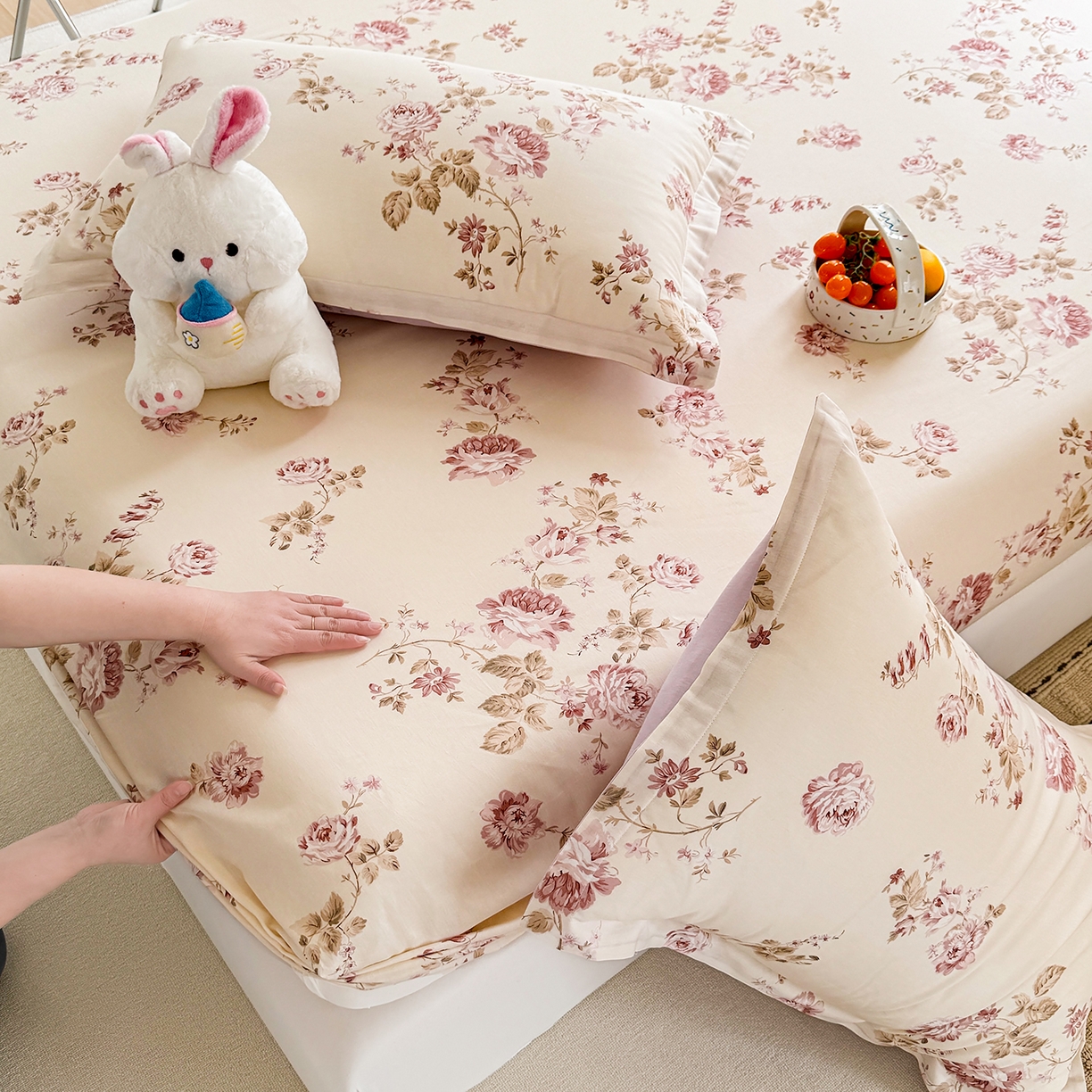 91家纺网 家纺一手货源 找家纺 壹贝家纺 2026新款全棉印花床笠系列 蔷薇