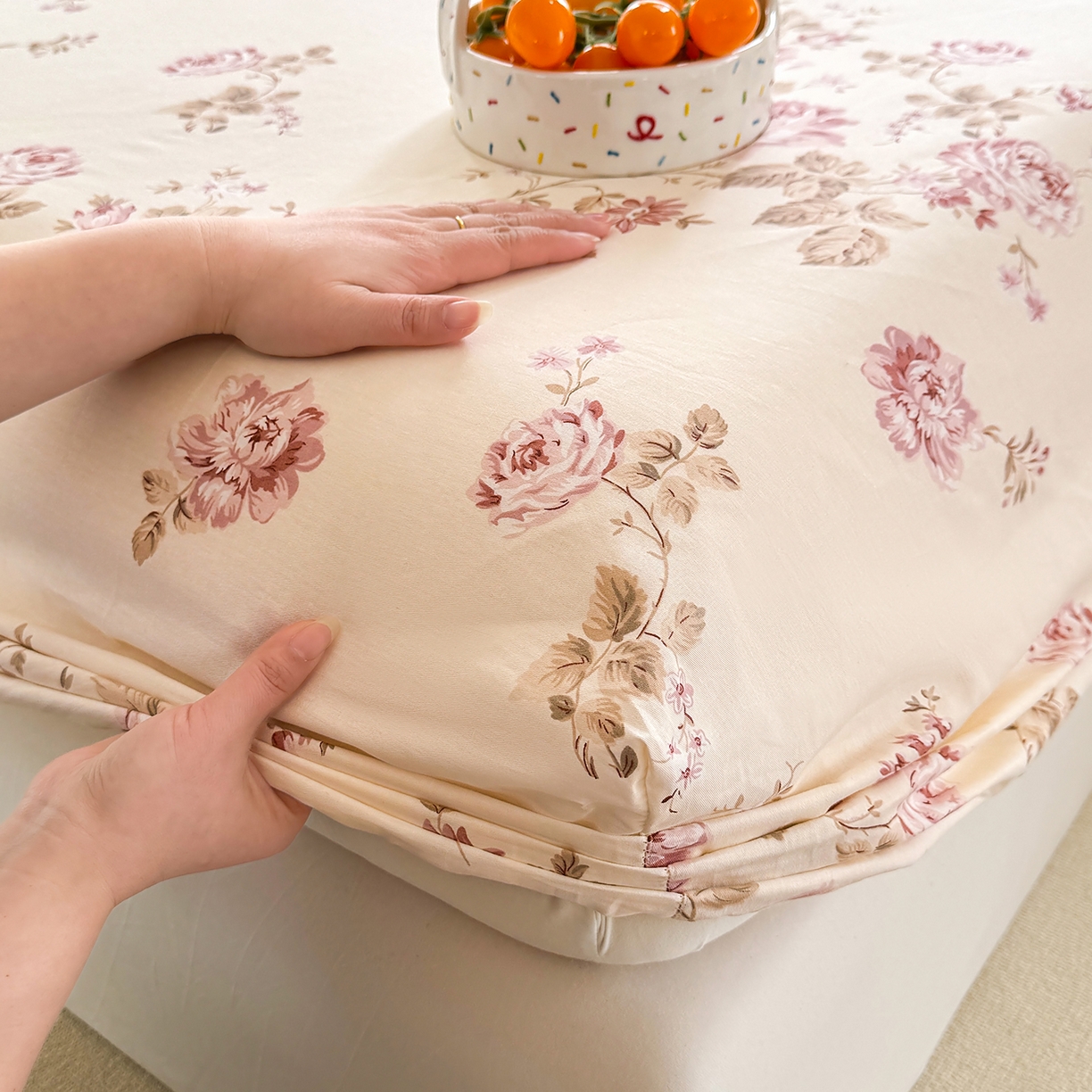 91家纺网 家纺一手货源 找家纺 壹贝家纺 2026新款全棉印花床笠系列 蔷薇