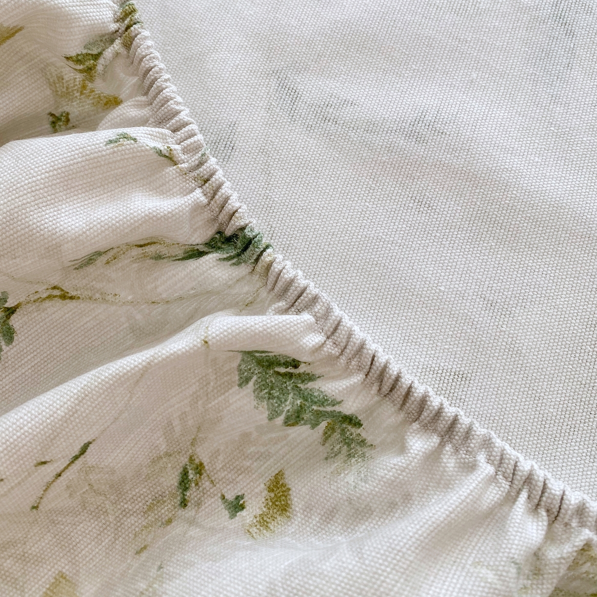 91家纺网 家纺一手货源 找家纺 金鑫汇家纺 2026新款全棉老粗布单品床笠系列 月下花影-绿