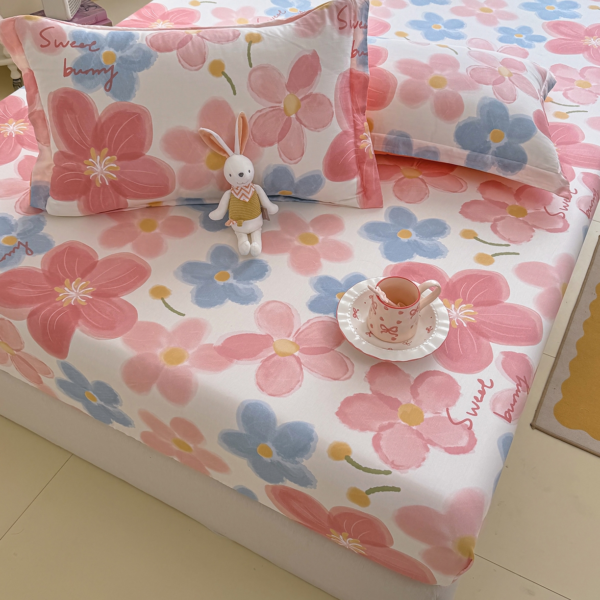 91家纺网 家纺一手货源 找家纺 壹贝家纺 2026新款全棉印花床笠系列 夕颜花开