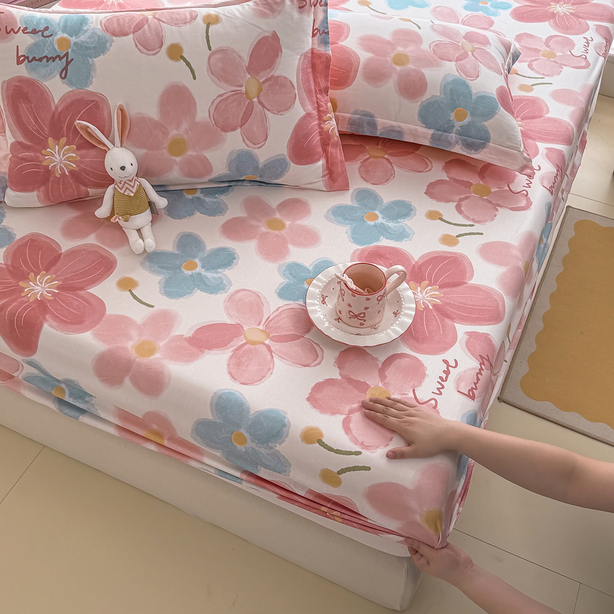 91家纺网 家纺一手货源 找家纺 壹贝家纺 2026新款全棉印花床笠系列 夕颜花开