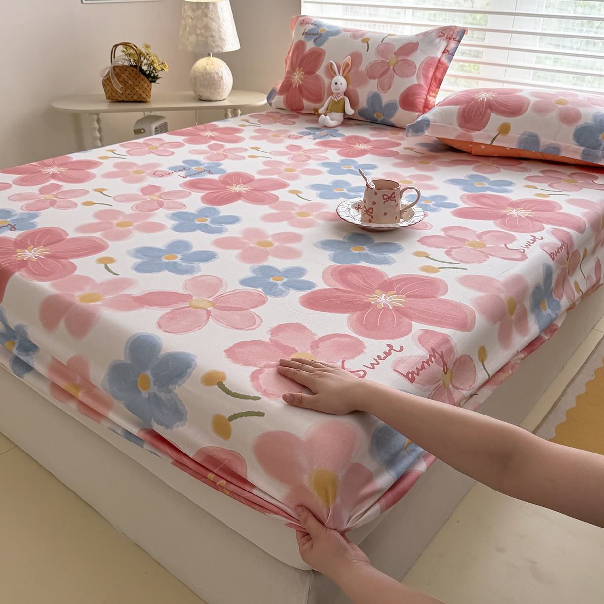 91家纺网 家纺一手货源 找家纺 壹贝家纺 2026新款全棉印花床笠系列 夕颜花开