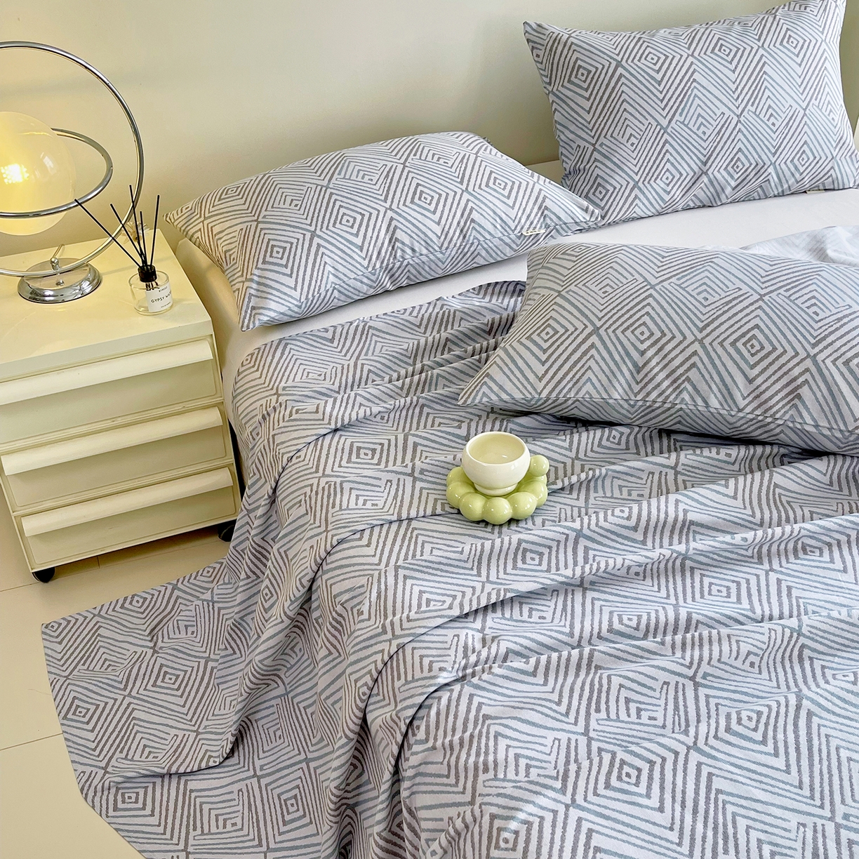 91家纺网 家纺一手货源 找家纺 金鑫汇家纺 2026新款全棉老粗布单品床单系列 梦幻迷宫-灰