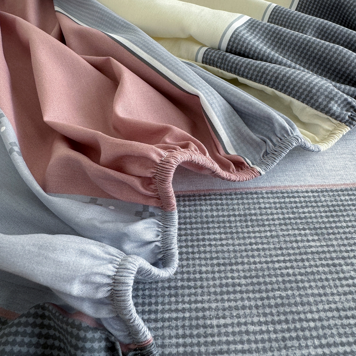 91家纺网 家纺一手货源 找家纺 壹贝家纺 2026新款全棉印花床笠系列 致青春