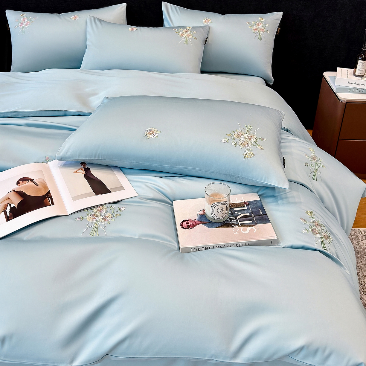 91家纺网 家纺一手货源 找家纺 欣宜家纺 2026新款50s纯棉全棉贡缎长绒棉刺绣绣花床上四件套【含高端礼盒】-花影系列 花影-天空蓝