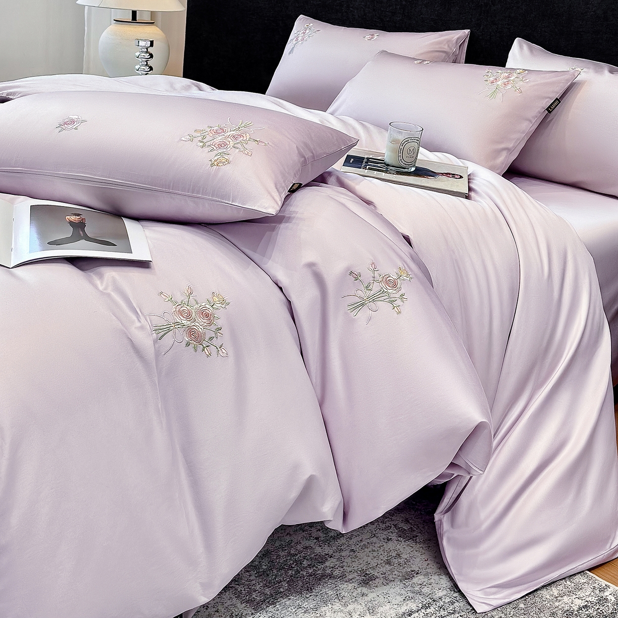 91家纺网 家纺一手货源 找家纺 欣宜家纺 2026新款50s纯棉全棉贡缎长绒棉刺绣绣花床上四件套【含高端礼盒】-花影系列 花影-香芋紫