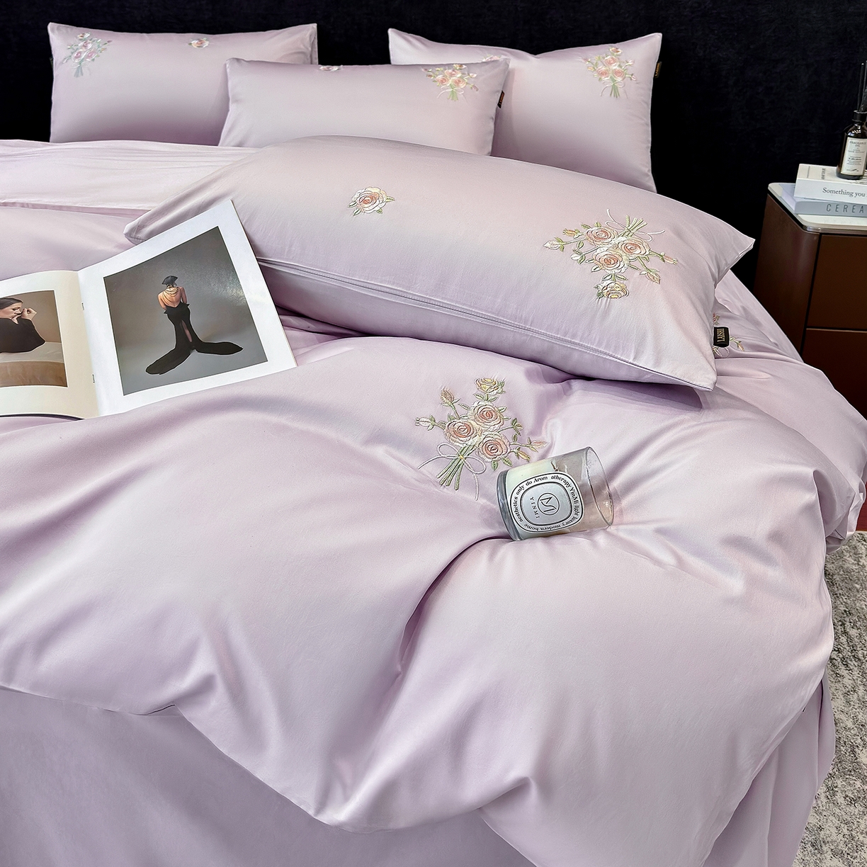 91家纺网 家纺一手货源 找家纺 欣宜家纺 2026新款50s纯棉全棉贡缎长绒棉刺绣绣花床上四件套【含高端礼盒】-花影系列 花影-香芋紫