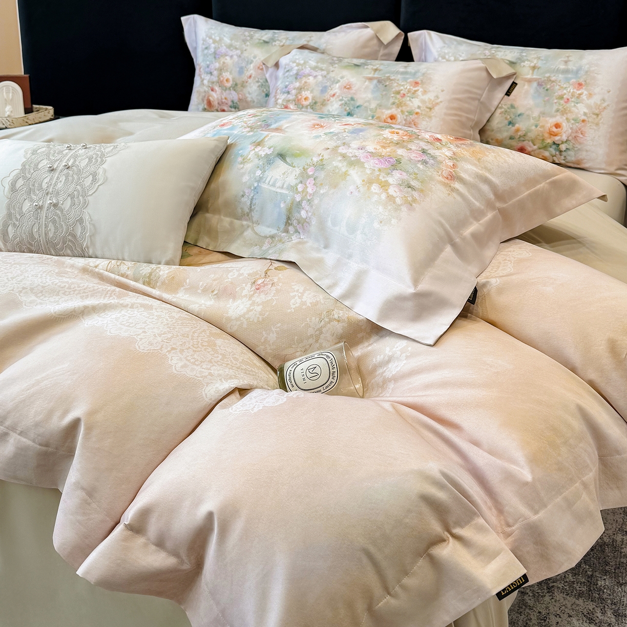 91家纺网 家纺一手货源 找家纺 欣宜家纺 2026新款50s纯棉全棉贡缎长绒棉数码印花床上四件套【含高端礼盒】-芙光系列 芙光 香槟