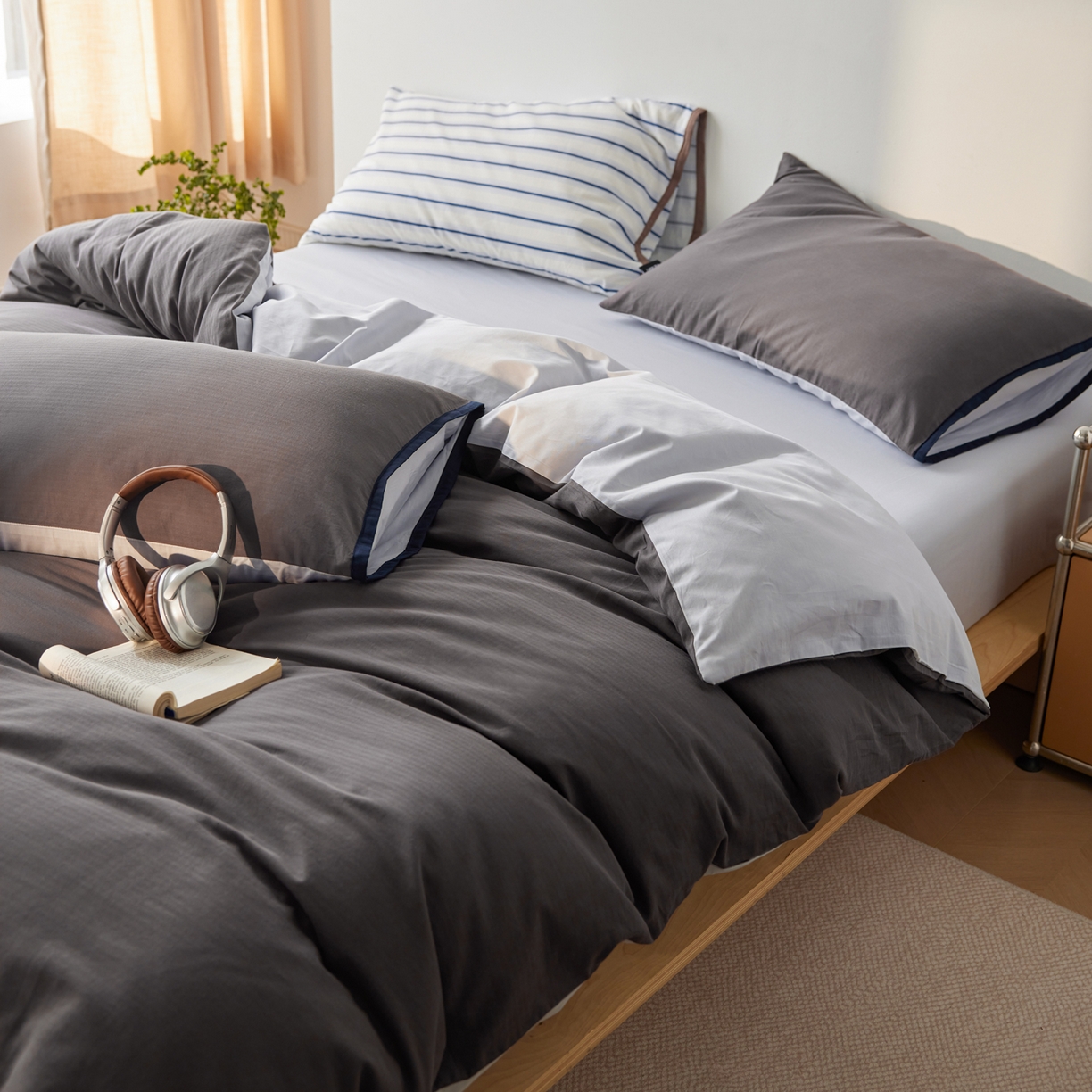 91家纺网 家纺一手货源 找家纺 佳汐蓝家纺 2026新款春夏人字纹小提花拼色系列四件套 人字纹炭灰