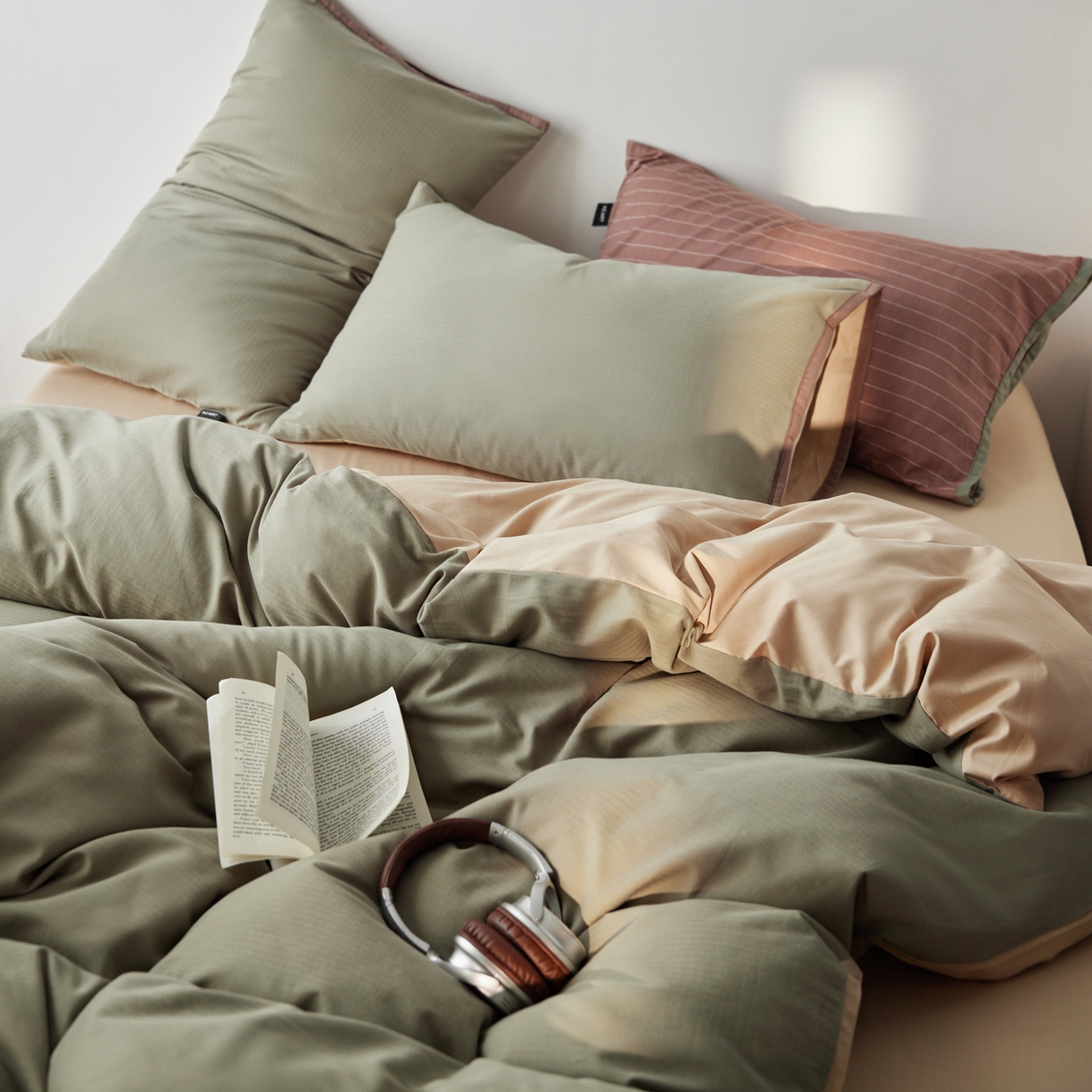 91家纺网 家纺一手货源 找家纺 佳汐蓝家纺 2026新款春夏人字纹小提花拼色系列四件套 人字纹韩绿