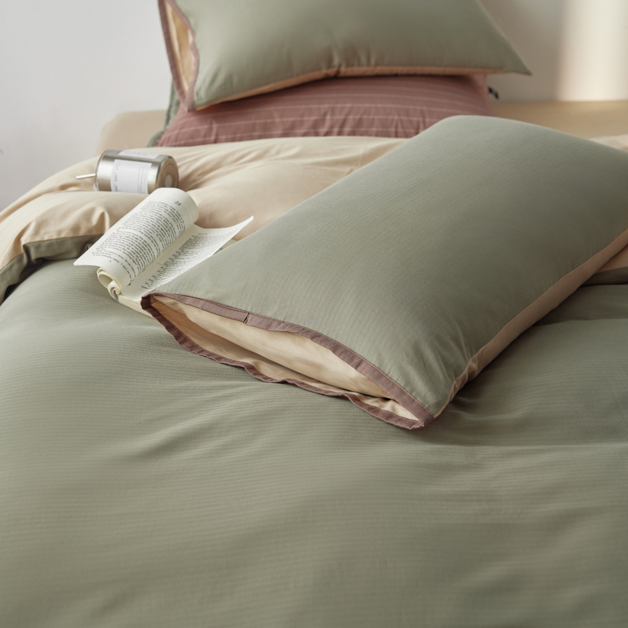 91家纺网 家纺一手货源 找家纺 佳汐蓝家纺 2026新款春夏人字纹小提花拼色系列四件套 人字纹韩绿