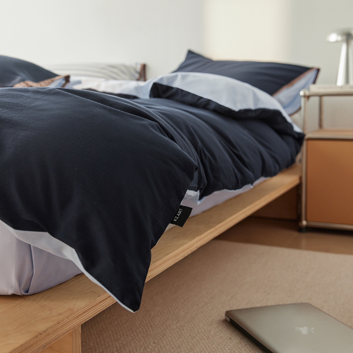 91家纺网 家纺一手货源 找家纺 佳汐蓝家纺 2026新款春夏人字纹小提花拼色系列四件套 人字纹藏青