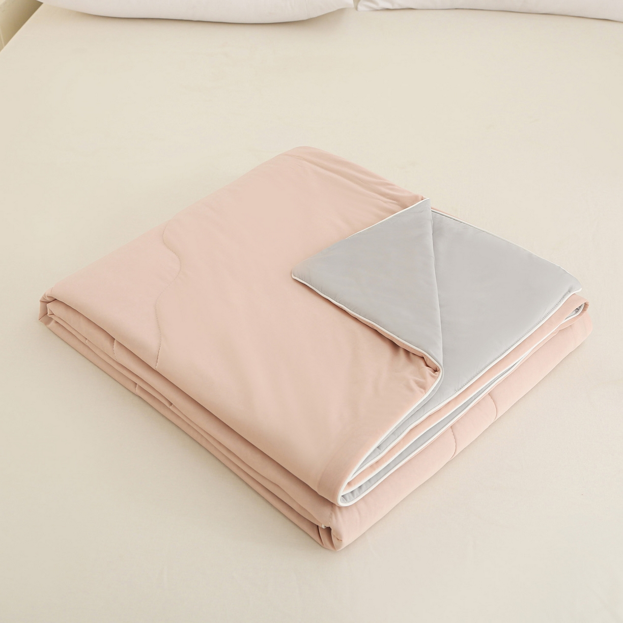 91家纺网 家纺一手货源 找家纺 亚龙工厂店 2026新款跨境直播热款A类冰淇淋冰皮小凉被被子被芯 玉色+灰色