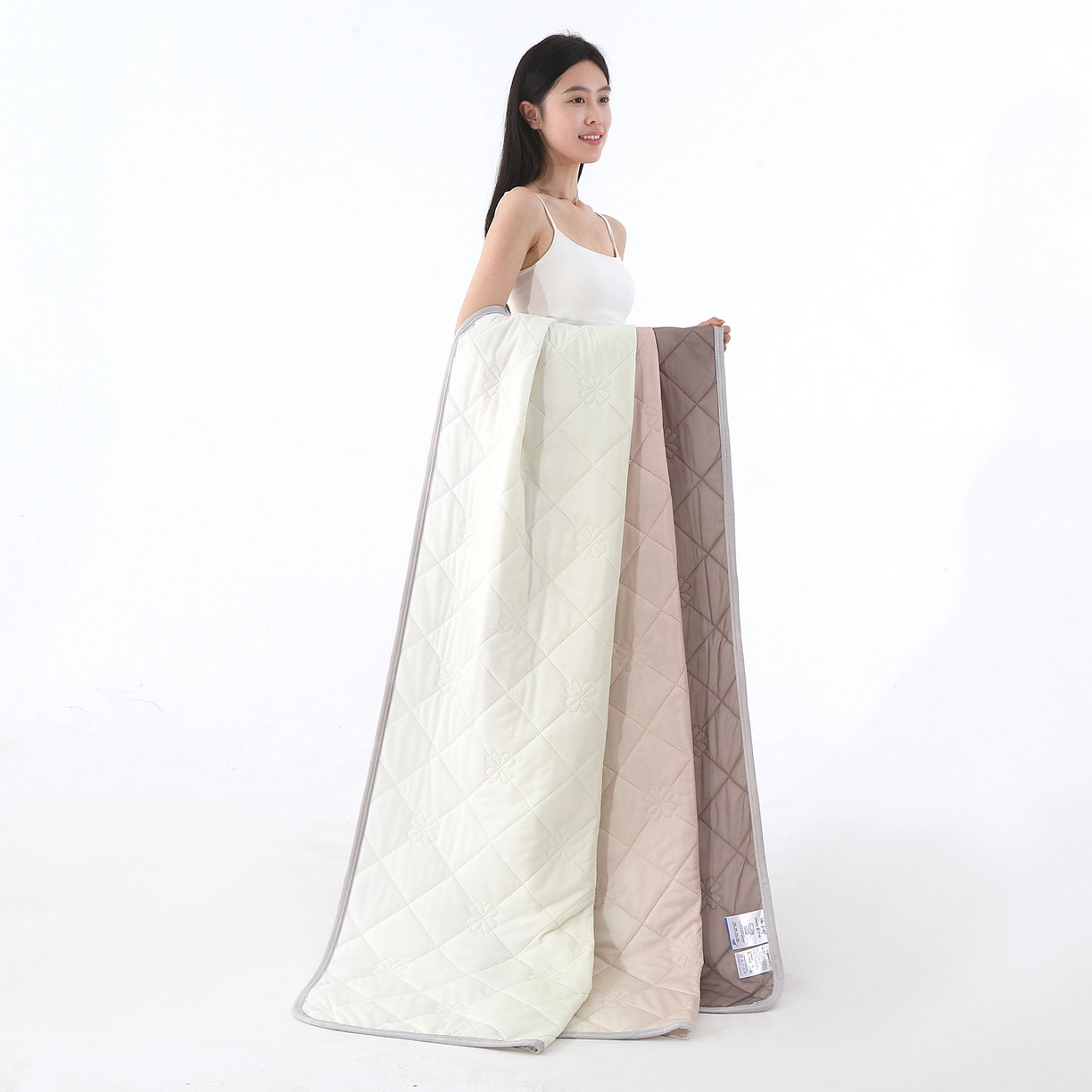 91家纺网 家纺一手货源 找家纺 亚龙工厂店 2026新款跨境电商热款涤氨凉感被被子被芯 焦糖色（浅变色）