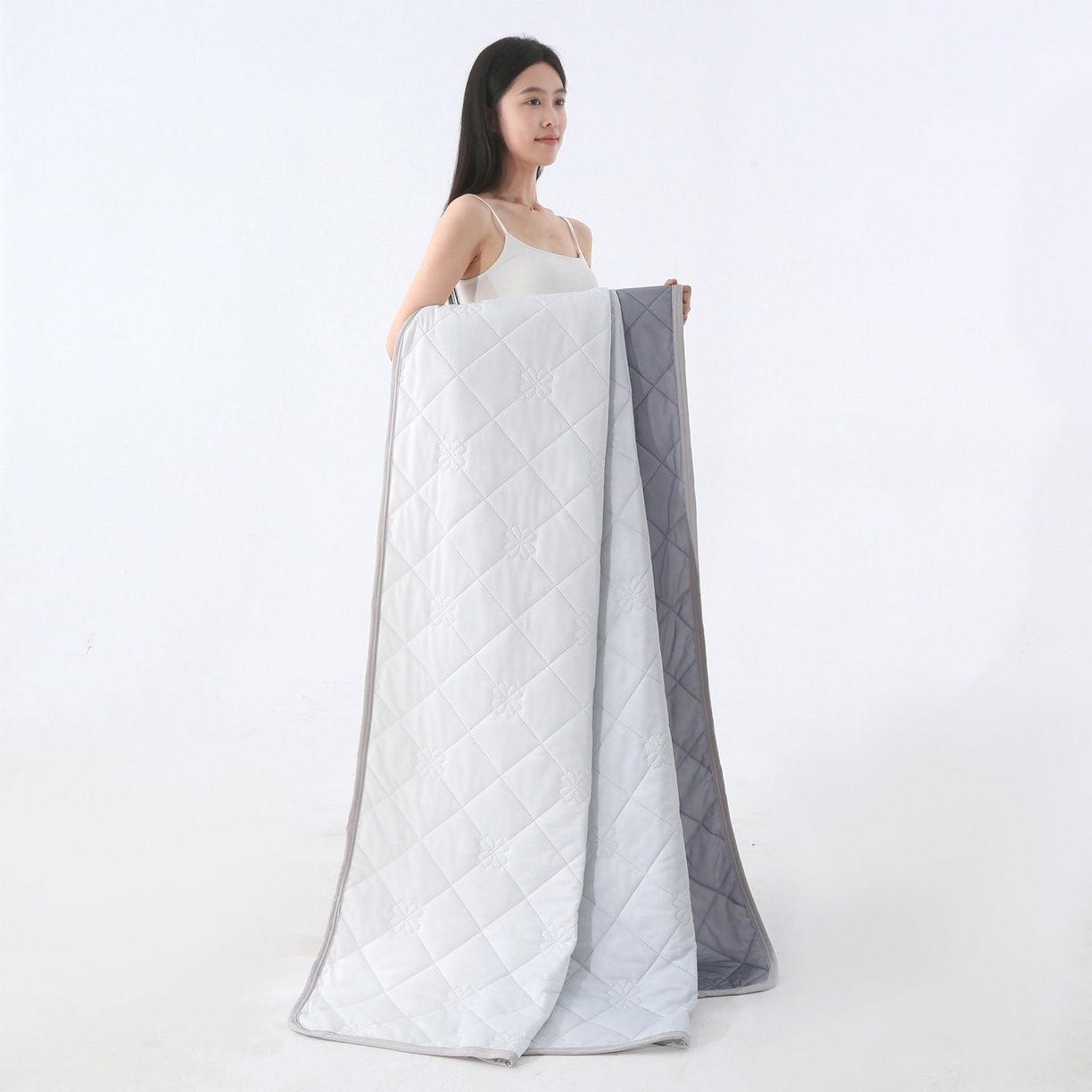 91家纺网 家纺一手货源 找家纺 亚龙工厂店 2026新款跨境电商热款涤氨凉感被被子被芯 高级灰（浅变色）