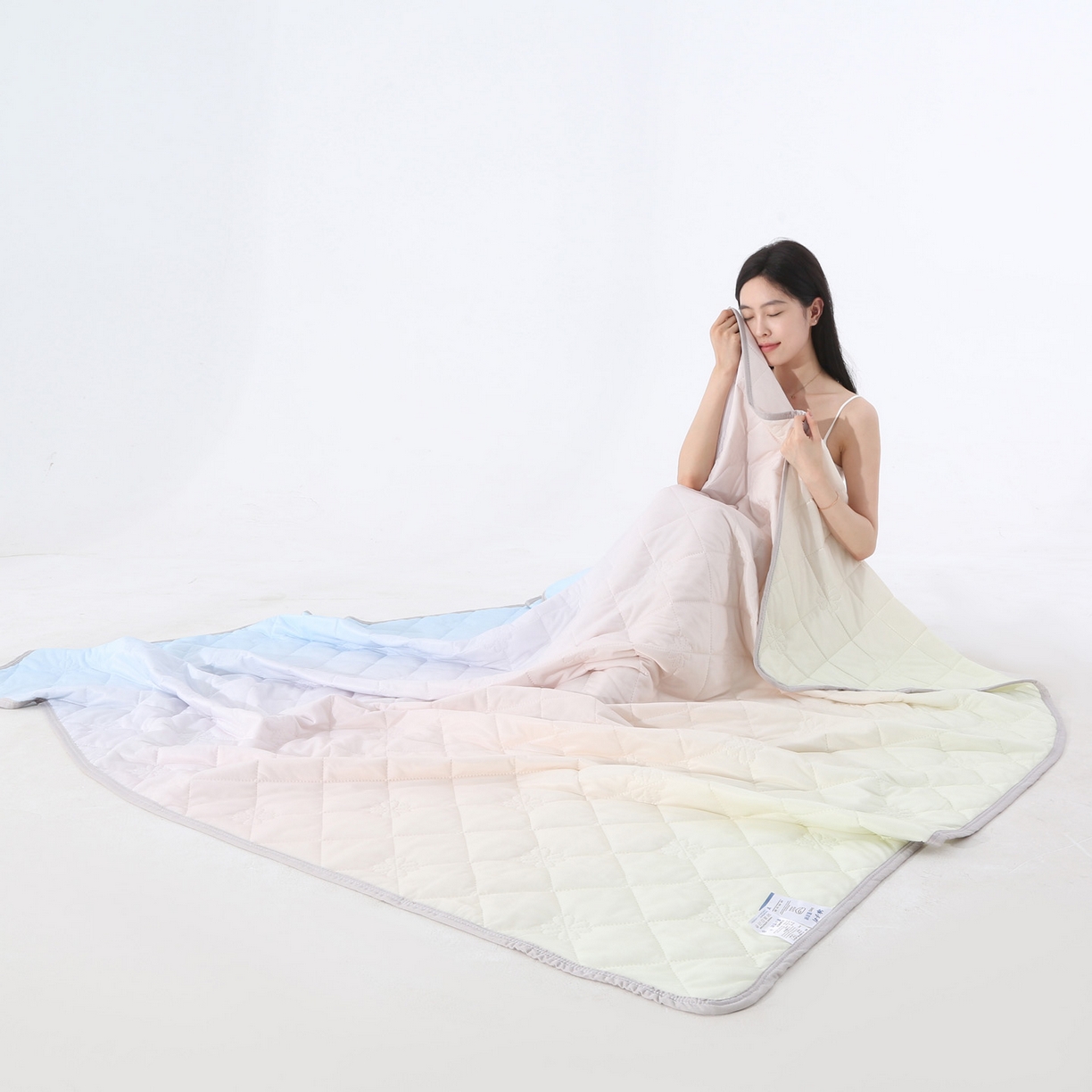 91家纺网 家纺一手货源 找家纺 亚龙工厂店 2026新款跨境电商热款涤氨凉感被被子被芯 米蓝色（浅变色）