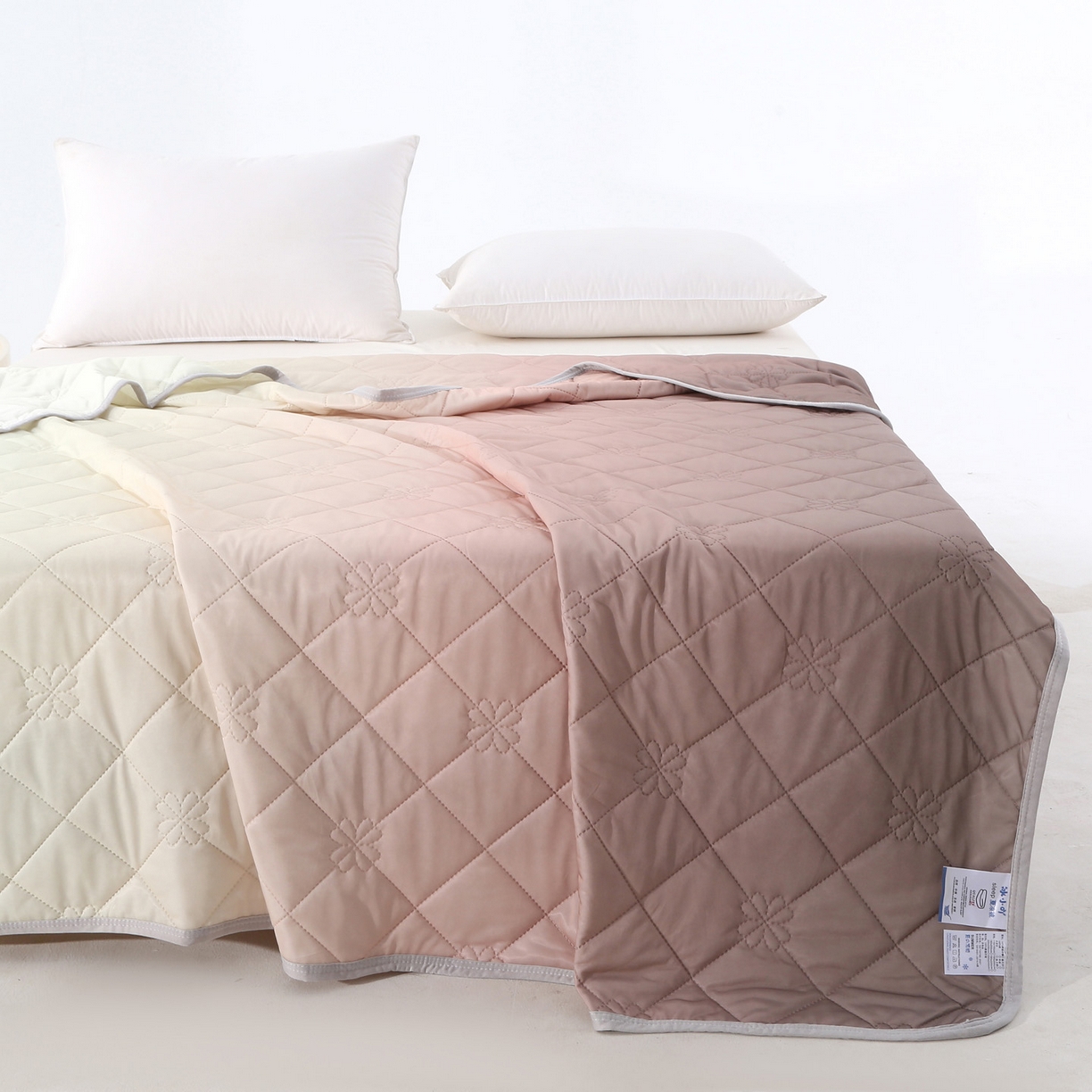 91家纺网 家纺一手货源 找家纺 亚龙工厂店 2026新款跨境电商热款涤氨凉感被被子被芯 焦糖色（浅变色）