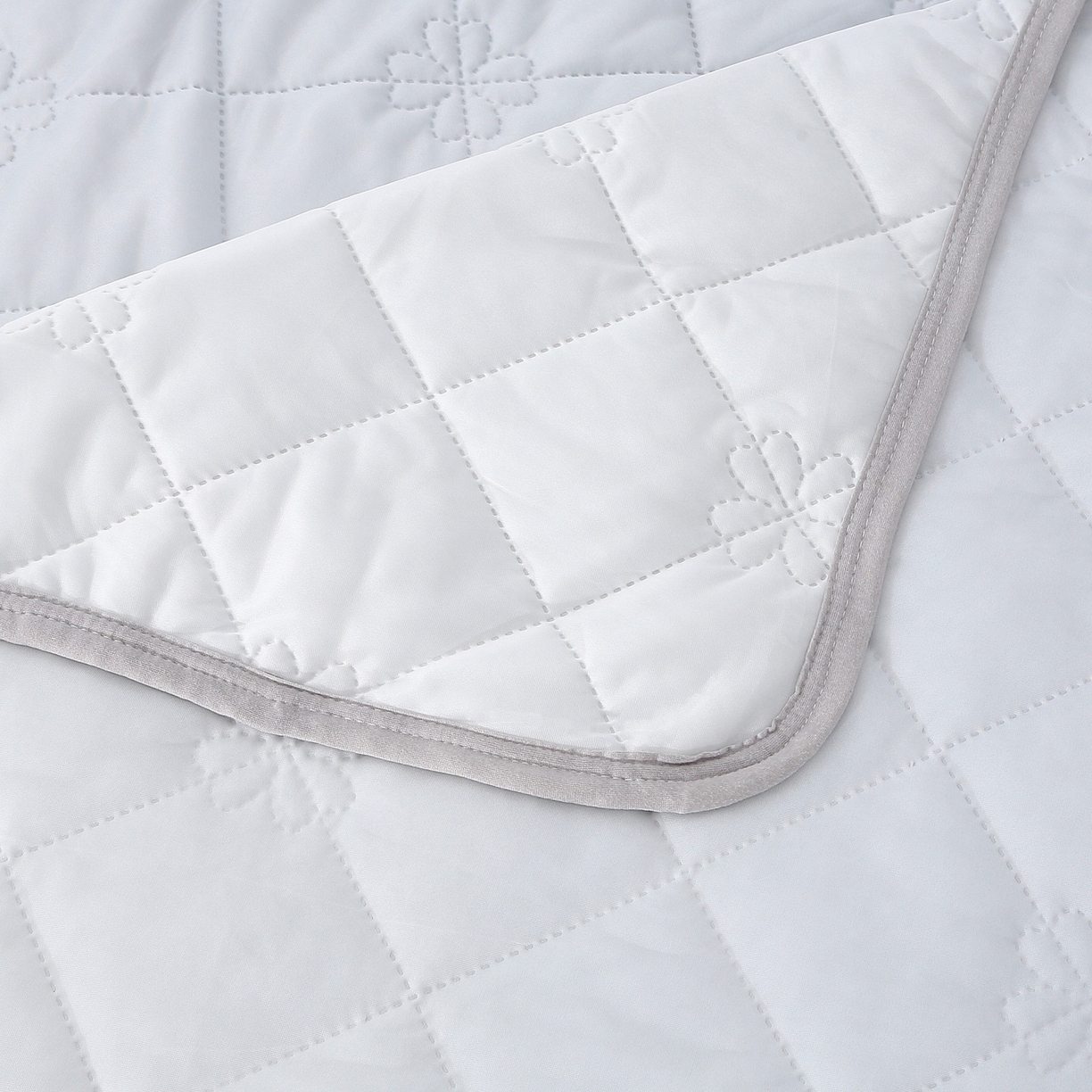 91家纺网 家纺一手货源 找家纺 亚龙工厂店 2026新款跨境电商热款涤氨凉感被被子被芯 孔雀蓝（浅变色）