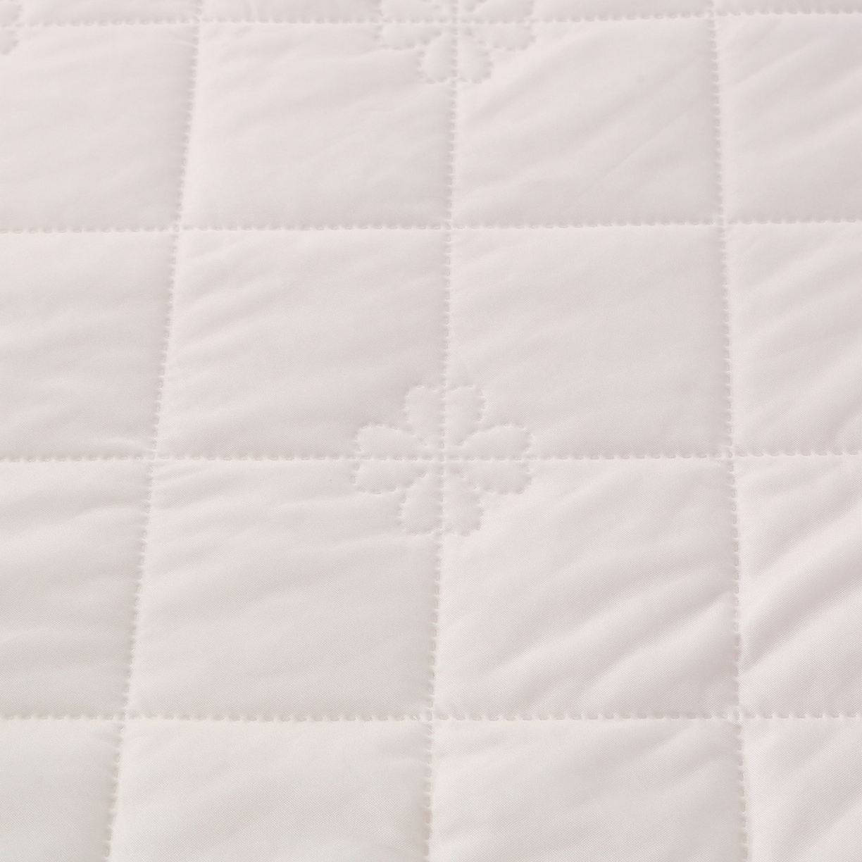 91家纺网 家纺一手货源 找家纺 亚龙工厂店 2026新款跨境电商热款涤氨凉感被被子被芯 米蓝色（浅变色）