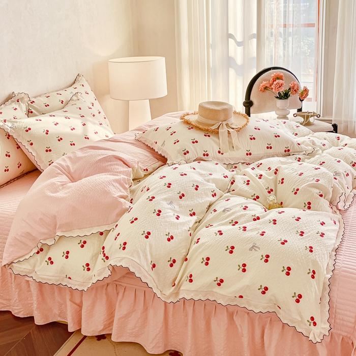 91家纺网 家纺一手货源 找家纺 梦可莱家居 2026新款云朵泡芙棉床盖四件套 樱桃红
