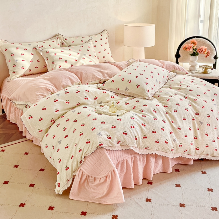 91家纺网 家纺一手货源 找家纺 梦可莱家居 2026新款云朵泡芙棉床盖四件套 樱桃红