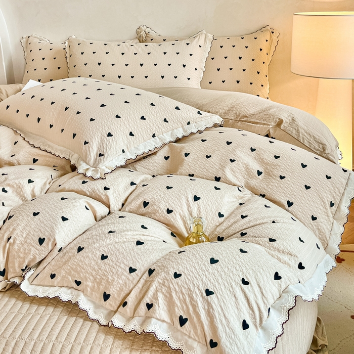 91家纺网 家纺一手货源 找家纺 梦可莱家居 2026新款云朵泡芙棉床盖四件套 爱心卡