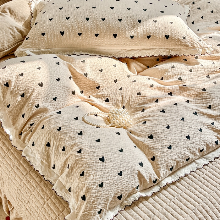 91家纺网 家纺一手货源 找家纺 梦可莱家居 2026新款云朵泡芙棉床盖四件套 爱心卡