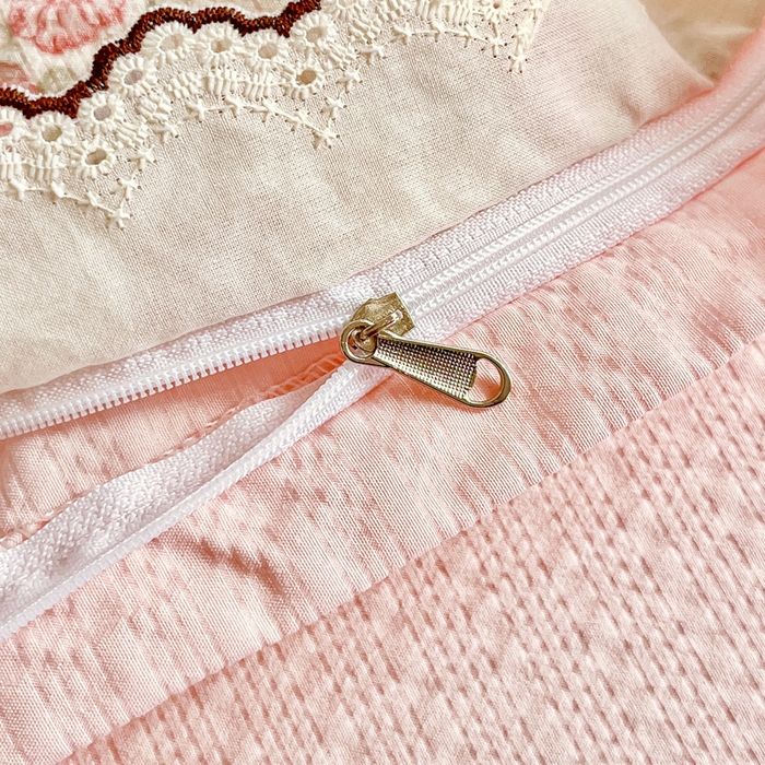 91家纺网 家纺一手货源 找家纺 梦可莱家居 2026新款云朵泡芙棉床盖四件套 槐花落