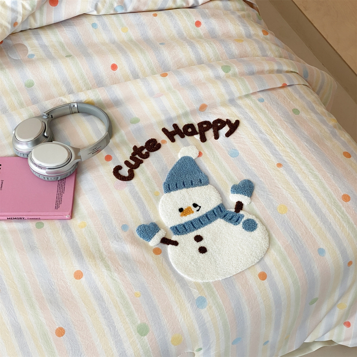 91家纺网 家纺一手货源 找家纺 鸣升家纺 2026新款云朵棉毛巾绣夏被夏凉被空调被 可爱雪人