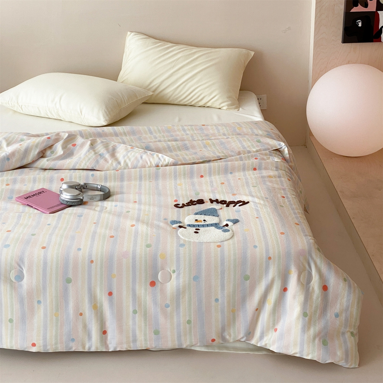 91家纺网 家纺一手货源 找家纺 鸣升家纺 2026新款云朵棉毛巾绣夏被夏凉被空调被 可爱雪人