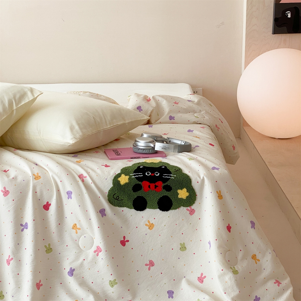 91家纺网 家纺一手货源 找家纺 鸣升家纺 2026新款云朵棉毛巾绣夏被夏凉被空调被 圣诞猫咪