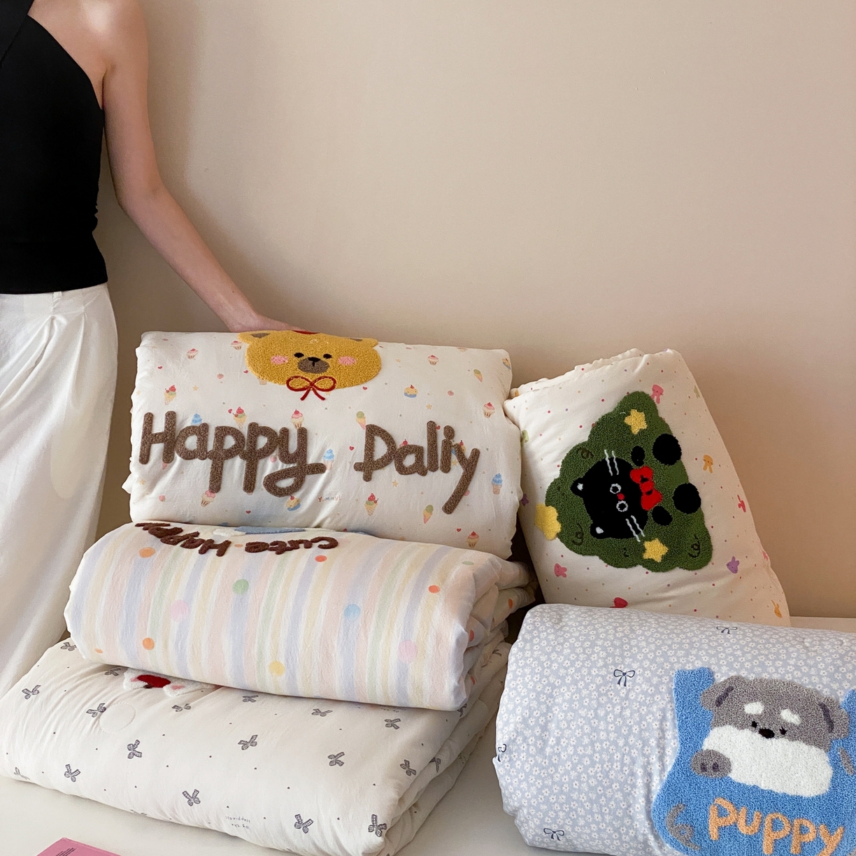 91家纺网 家纺一手货源 找家纺 鸣升家纺 2026新款云朵棉毛巾绣夏被夏凉被空调被 组合图仅做展示不可下单