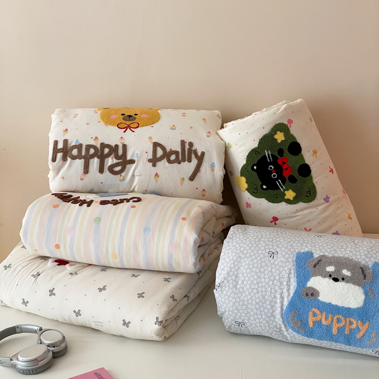 91家纺网 家纺一手货源 找家纺 鸣升家纺 2026新款云朵棉毛巾绣夏被夏凉被空调被 组合图仅做展示不可下单