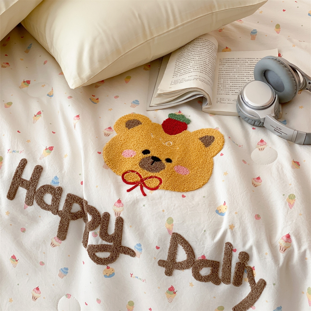 91家纺网 家纺一手货源 找家纺 鸣升家纺 2026新款云朵棉毛巾绣夏被夏凉被空调被 蛋糕小熊