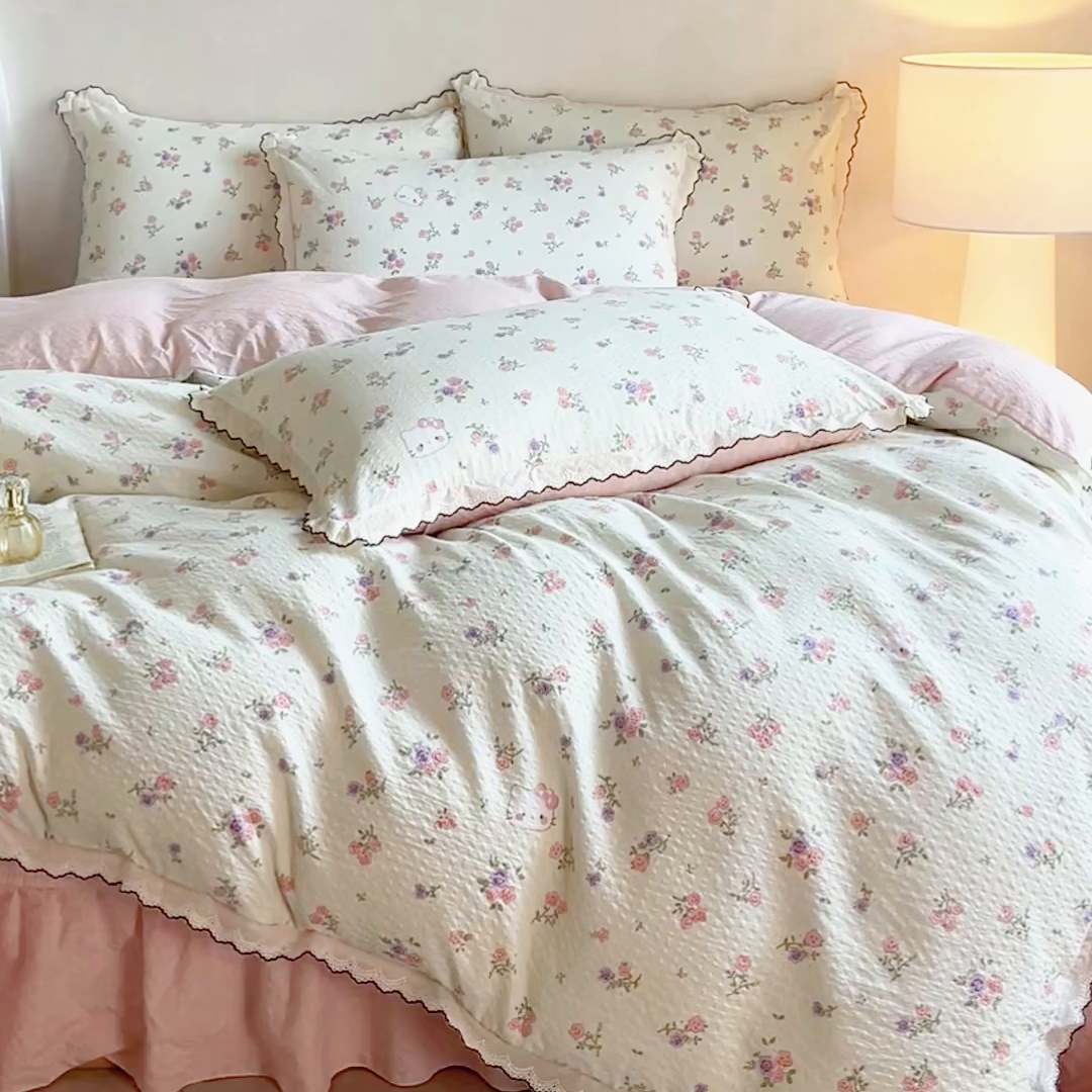 91家纺网 家纺一手货源 找家纺 梦可莱家居 2026新款云朵泡芙棉床盖四件套 花絮猫咪