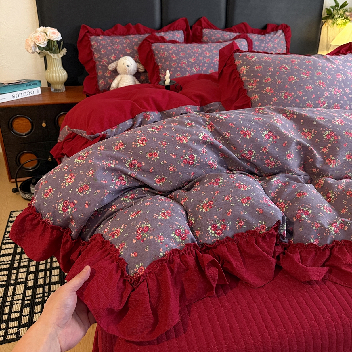 91家纺网 家纺一手货源 找家纺 金梦拉家纺 2026新款云感皱皱纱泡泡纱韩式床盖大花边四件套 海棠