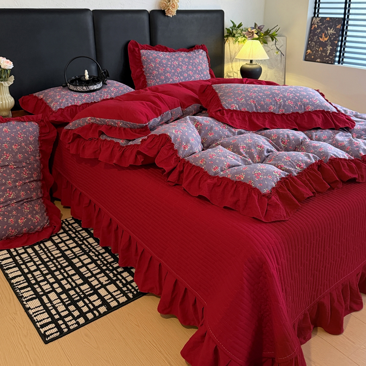 91家纺网 家纺一手货源 找家纺 金梦拉家纺 2026新款云感皱皱纱泡泡纱韩式床盖大花边四件套 海棠